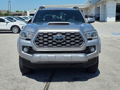 Used 2021 Toyota Tacoma TRD Sport w/ Technology Package RWD image 2