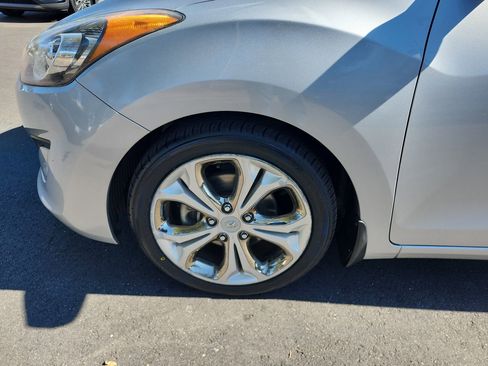 Used 2014 Hyundai Elantra GT w/ Option Group 03 image 25