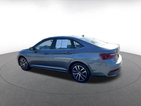 Used 2025 Volkswagen Jetta SE image 10