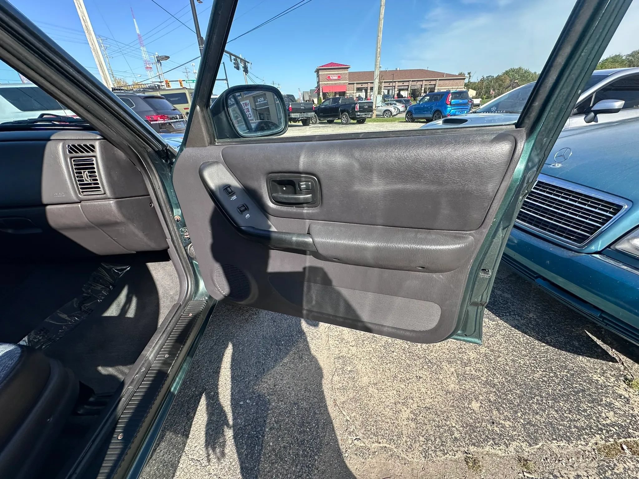 Used 2001 Jeep Cherokee Sport AWD/4WD image 26