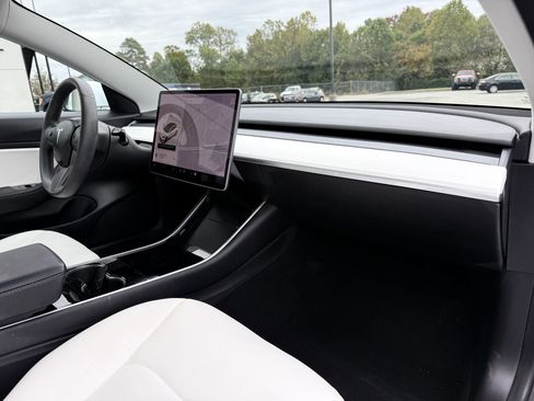 Used 2020 Tesla Model 3 Standard Range Plus image 15