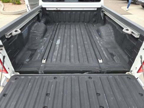 Used 2017 Nissan Frontier SV w/ SV Value Truck Package RWD image 18