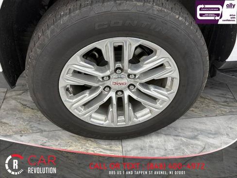 Used 2024 GMC Yukon XL SLT image 11