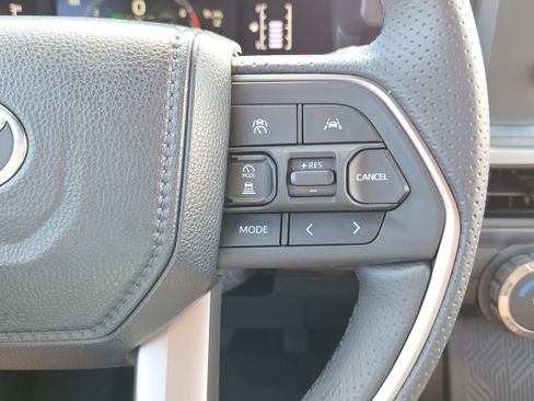 Certified 2026 Toyota 4Runner SR5 AWD/4WD image 28
