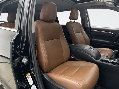 Used 2018 Toyota Highlander Limited AWD/4WD image 17