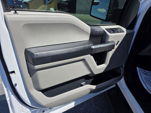 Used 2017 Ford F150 XL w/ Equipment Group 101A Mid AWD/4WD image 10