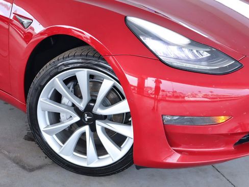 Used 2018 Tesla Model 3 Long Range RWD image 4