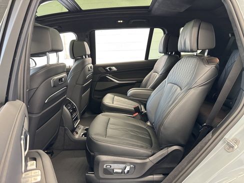 New 2025 BMW X7 M60i image 36