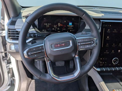 Used 2026 GMC Acadia Elevation w/ Elevation Premium Package FWD image 22