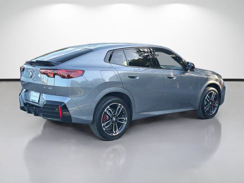 New 2026 BMW X2 xDrive28i w/ Technology Package AWD/4WD image 3