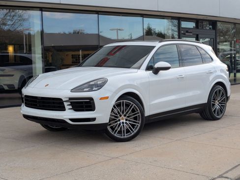 Used 2023 Porsche Cayenne S image 1