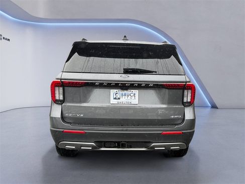 New 2026 Ford Explorer Active w/ Active Comfort Package image 4
