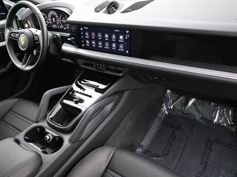 Certified 2024 Porsche Cayenne Coupe image 28