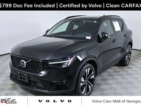 Certified 2025 Volvo XC40 B5 Plus image 1