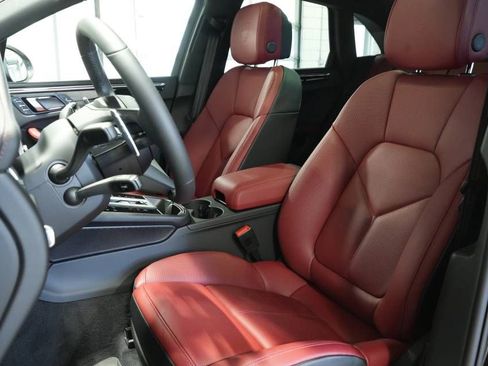 New 2026 Porsche Macan Turbo image 5