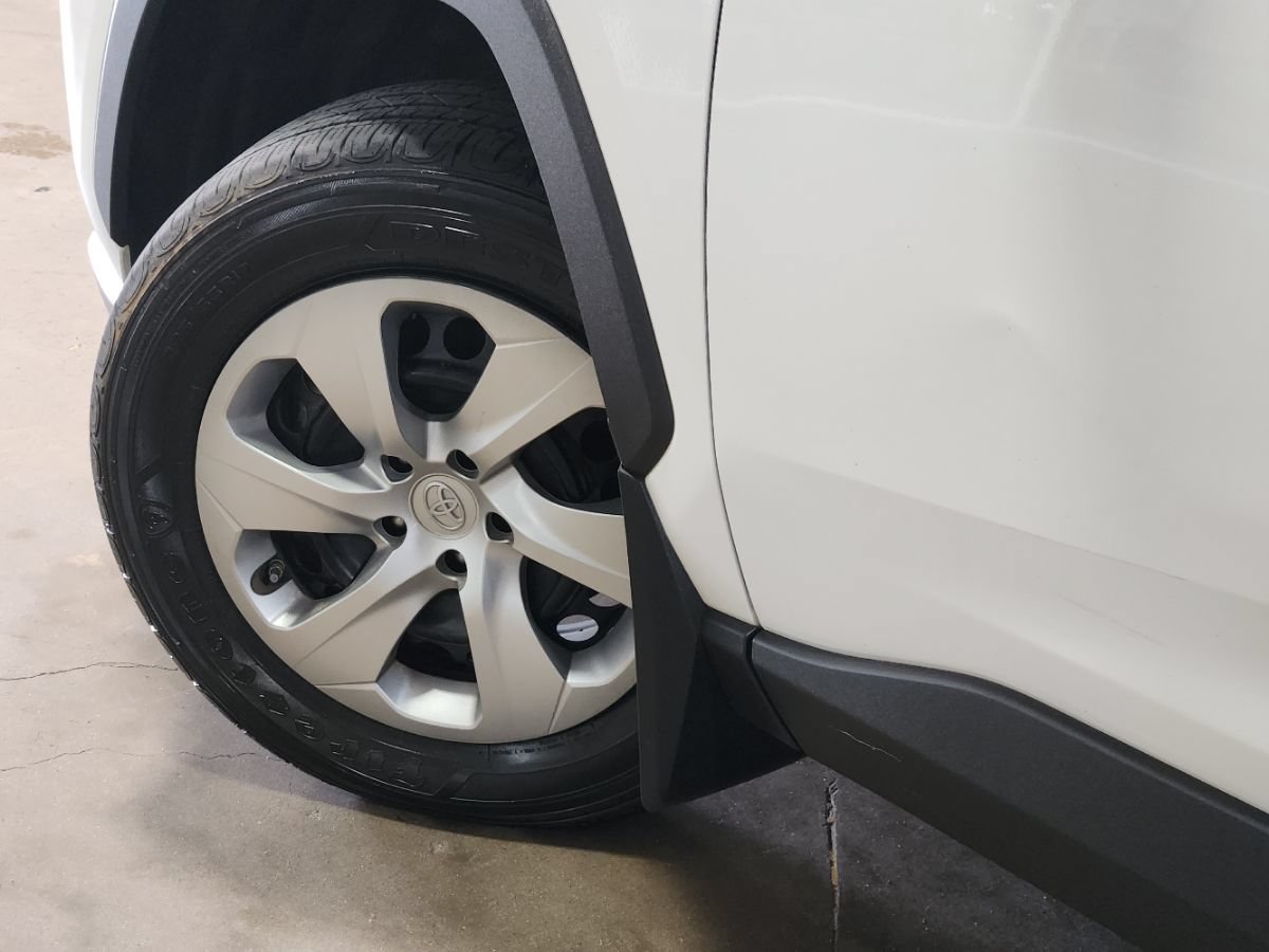 Used 2022 Toyota RAV4 LE FWD image 23