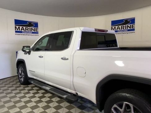 Used 2023 GMC Sierra 1500 SLT w/ SLT Convenience Package AWD/4WD image 8
