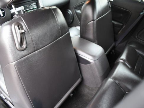 Used 2005 Ford Mustang GT Premium image 21