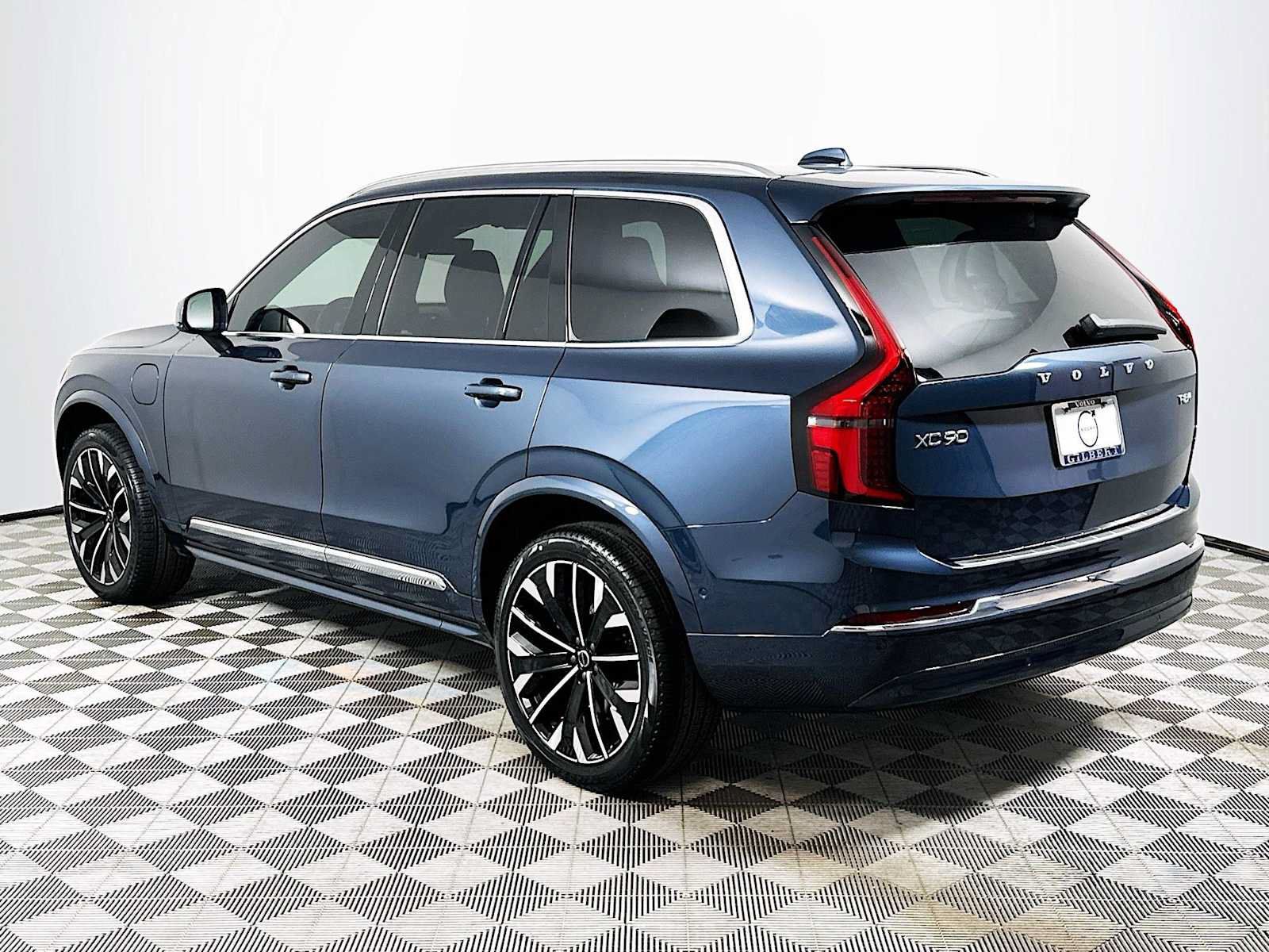New 2026 Volvo XC90 T8 Plus w/ Protection Package Premier AWD/4WD image 5