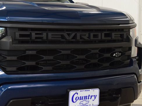 Used 2023 Chevrolet Silverado 1500 Custom AWD/4WD image 11