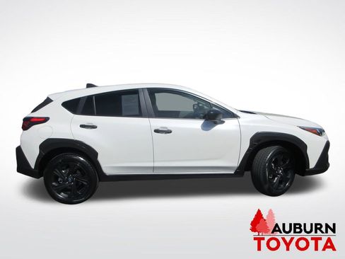 Used 2025 Subaru Crosstrek 2.0i image 2