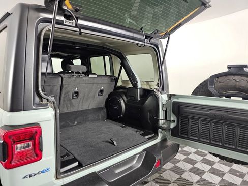 Used 2023 Jeep Wrangler Unlimited Rubicon 4xe w/ Cold Weather Group AWD/4WD image 14
