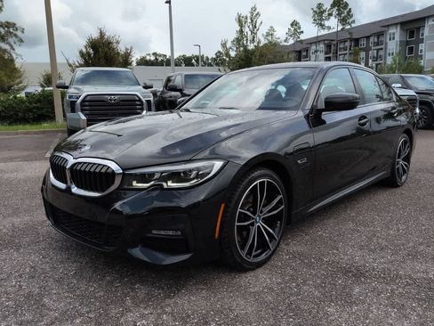 Used 2022 BMW 330e w/ M Sport Package RWD image 2