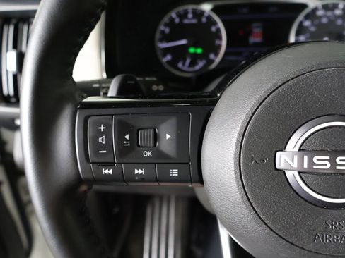 Used 2023 Nissan Pathfinder SL AWD/4WD image 39