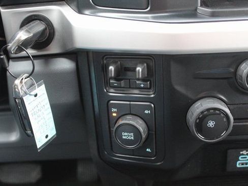 Used 2025 Ford F250 XLT AWD/4WD image 27