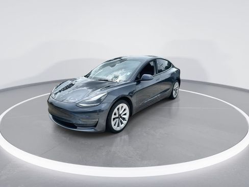 Used 2023 Tesla Model 3 Standard Range RWD image 4