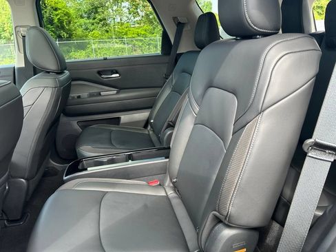 Certified 2025 Nissan Pathfinder SL w/ SL Premium Package AWD/4WD image 23