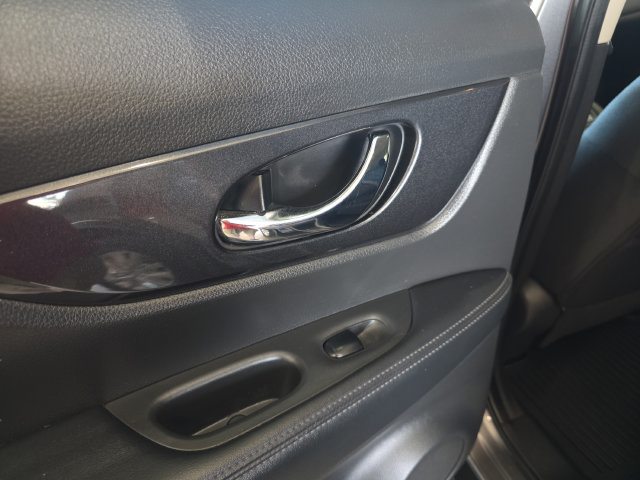 Used 2019 Nissan Rogue SV AWD/4WD image 24