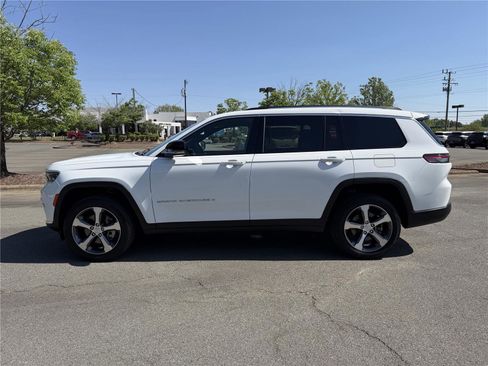 Used 2023 Jeep Grand Cherokee L Limited AWD/4WD image 27