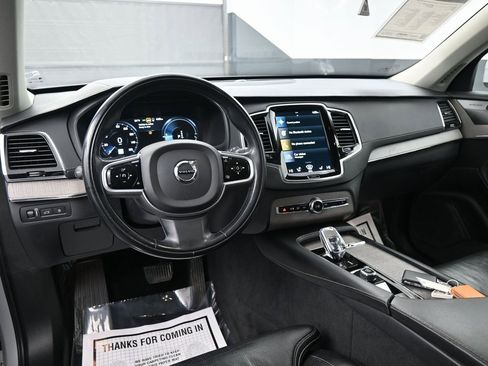 Used 2022 Volvo XC90 T8 Inscription image 10