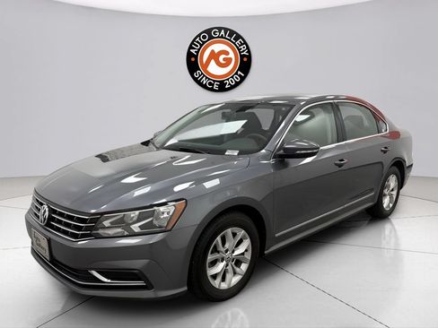Used 2016 Volkswagen Passat 1.8T S FWD image 7