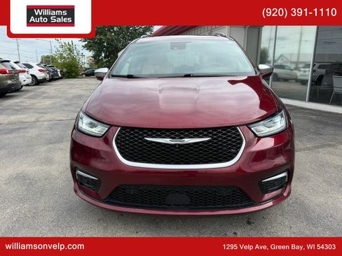 Used 2022 Chrysler Pacifica Pinnacle AWD/4WD image 9