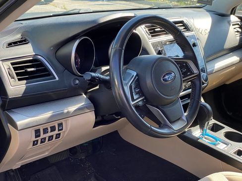Used 2019 Subaru Outback 2.5i Premium AWD/4WD image 6
