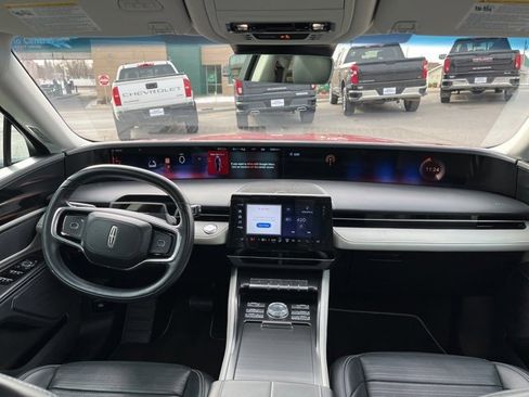 Used 2024 Lincoln Nautilus Reserve image 32