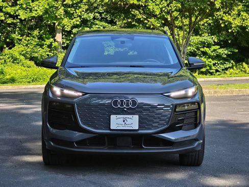 Used 2025 Audi Q6 e-tron Premium Plus w/ Premium Plus AWD/4WD image 9