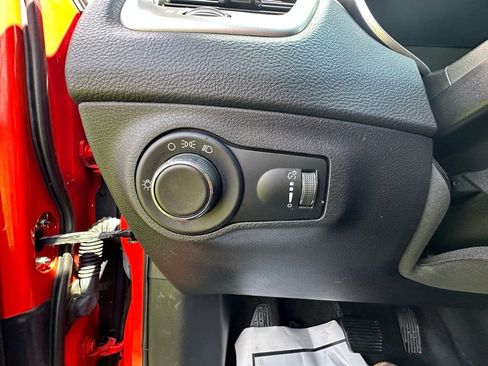 Used 2018 Jeep Compass Sport image 16