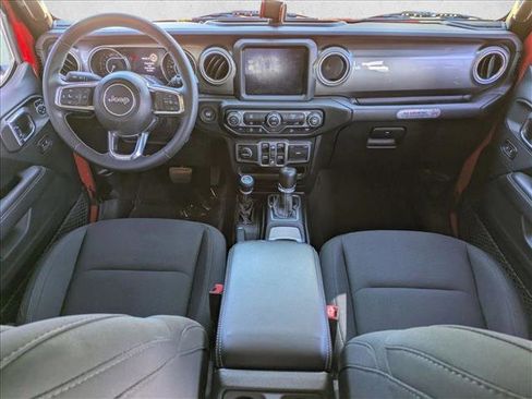 Used 2018 Jeep Wrangler Unlimited Sahara image 18