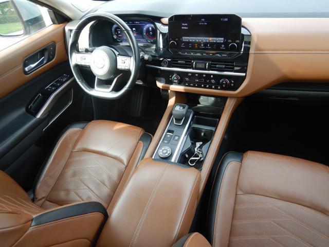 Used 2024 Nissan Pathfinder Platinum AWD/4WD image 5
