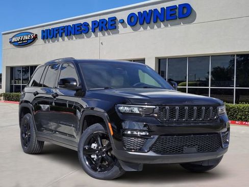 Certified 2023 Jeep Grand Cherokee Limited w/ Black Appearance Package image 1