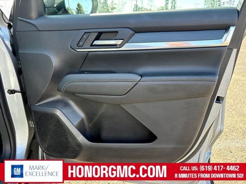 Used 2025 GMC Terrain Elevation image 21