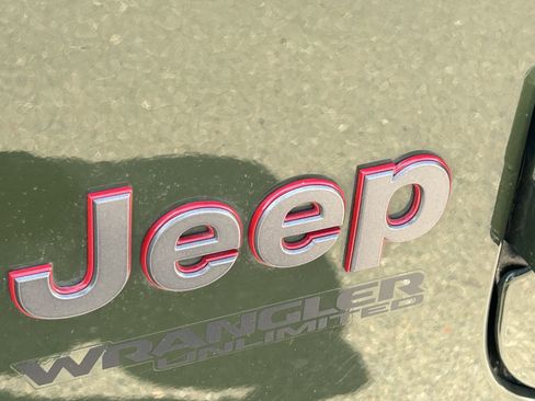 Used 2021 Jeep Wrangler Unlimited Rubicon w/ Xtreme Recon 35" Tire Package AWD/4WD image 10