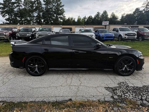 Used 2019 Dodge Charger R/T w/ Driver Confidence Group RWD image 4
