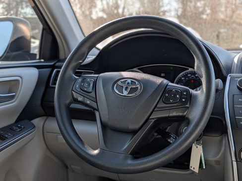 Used 2017 Toyota Camry LE image 14