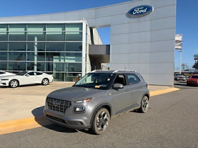 Used 2023 Hyundai Venue SEL w/ Cargo Package FWD image 1