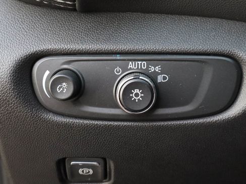 Used 2025 Chevrolet Blazer LT image 16