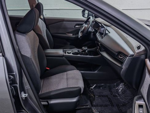 Used 2023 Nissan Rogue SV image 19